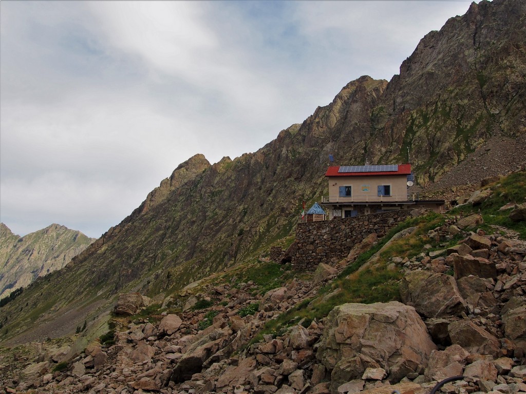 Blick auf das Rifugio Morelli-Buzzi