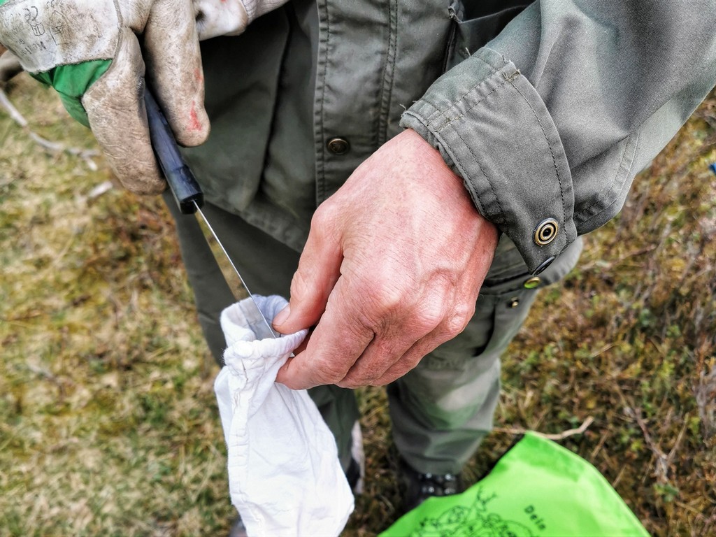 Spachtel statt Plastiksack - Sauerland-Outdoormüllsack