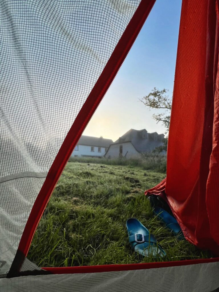 Trekkingplatz Unter den Obstbäumen am Morgen